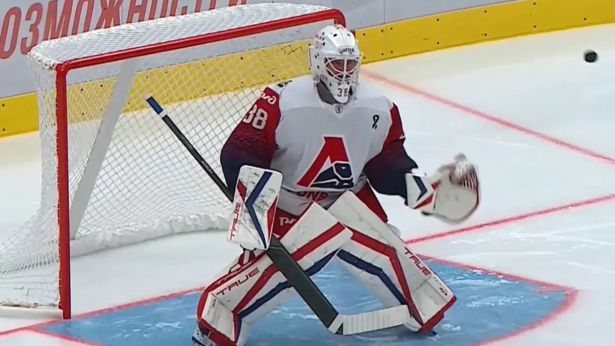 Мельничук дебютировал в плей-офф КХЛ, выйдя на замену в полуфинале