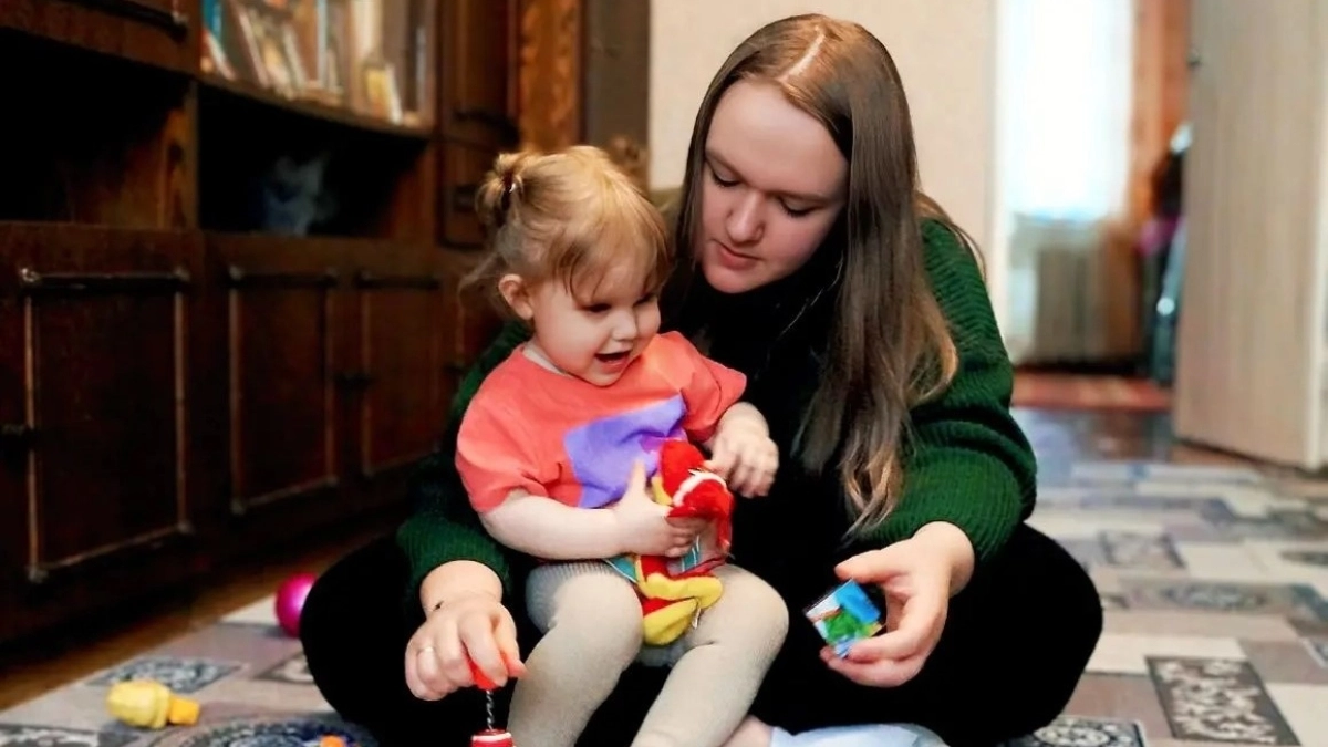 Учёба, работа, забота: в Ярославской области запускают услугу "Социальная няня"