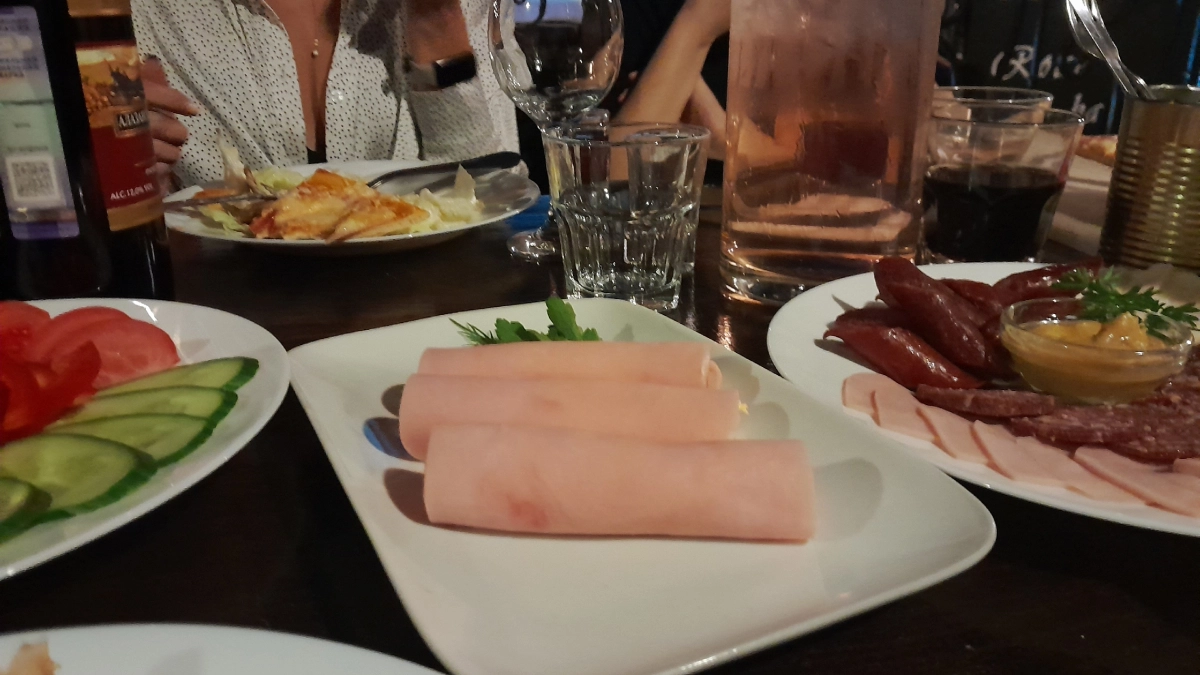 Почему люди приезжают в гости с пустыми руками: случай из жизни, который раскрыл неудобную правду