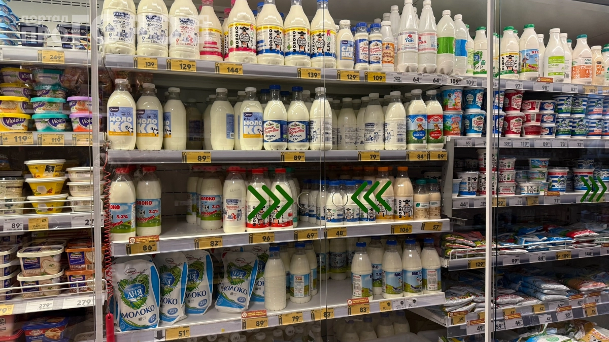 Стучу по молоку перед покупкой: подслушал разговор продавцов — так они находят испорченные пачки