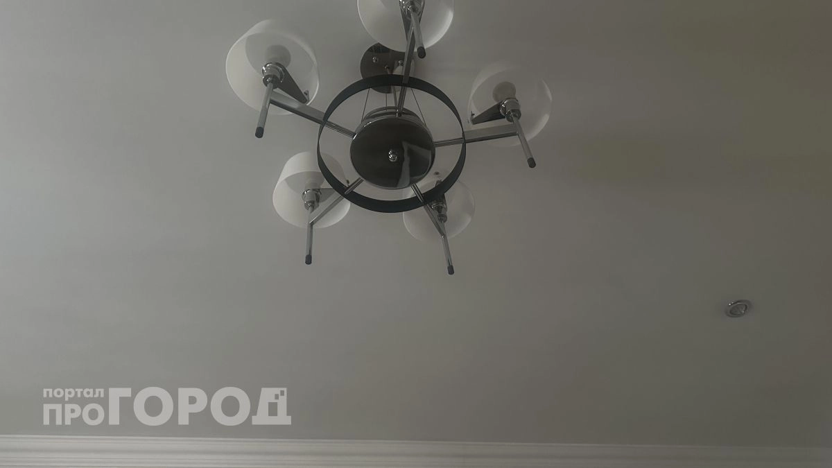 Натяжные потолки больше не признак достатка: показываю 3 стильных решения для ремонта нового уровня