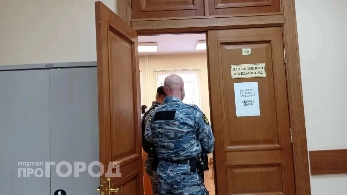 Рюмка поссорила, нож поставил точку: женщину из Ярославской области судят за убийство сожителя