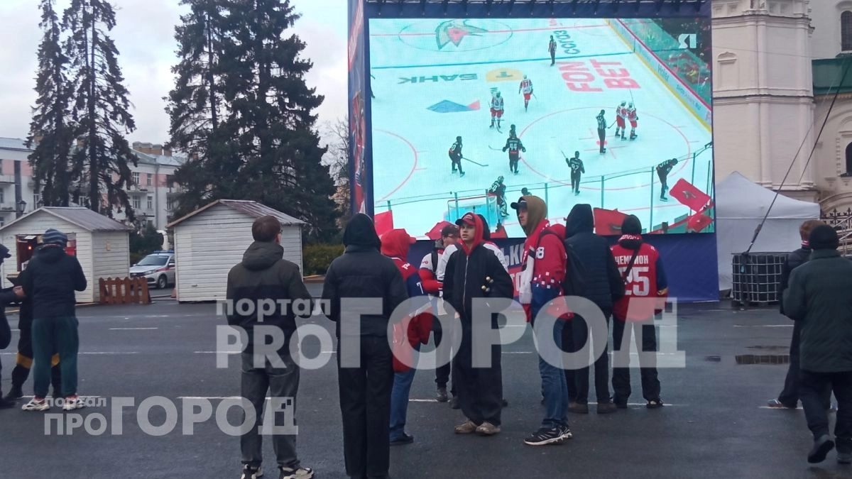 Ярославль выводит плей-офф на улицу и собирает фанатов "Локомотива" на Советской площади