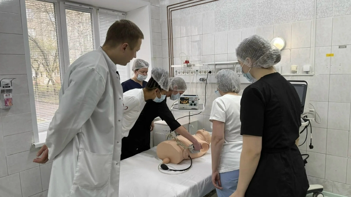 В Ярославле выпускники медколледжа будут выходить с двумя квалификациями
