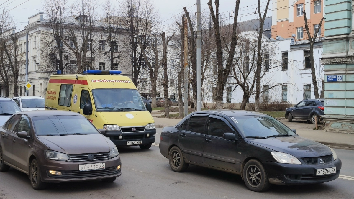 Почему нельзя накачивать колёса автомобиля до заветных 2 атмосфер: секрет износа в «холодном» замере — способ старых таксистов