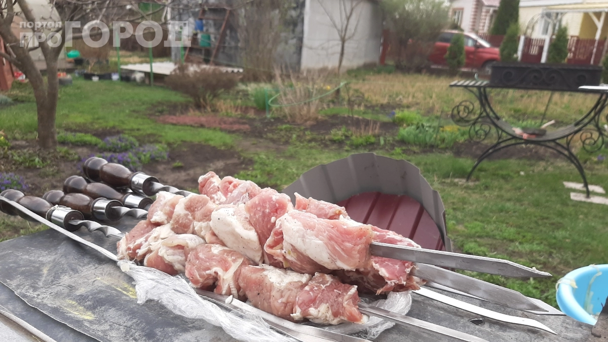 Королевский шашлык за 2 часа — забудьте про уксус и майонез: в этом маринаде даже старое мясо тает во рту