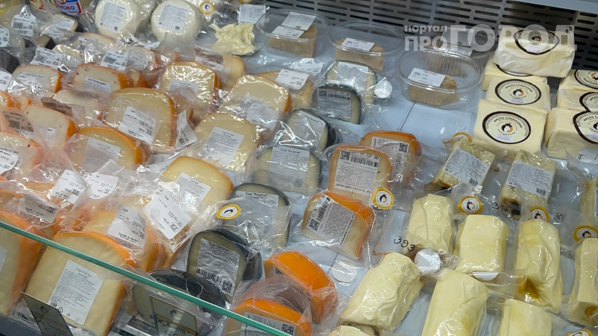 Многодетным — бесплатно: продукты на складах портятся, а в семьях не хватает еды — депутат назвал выход 