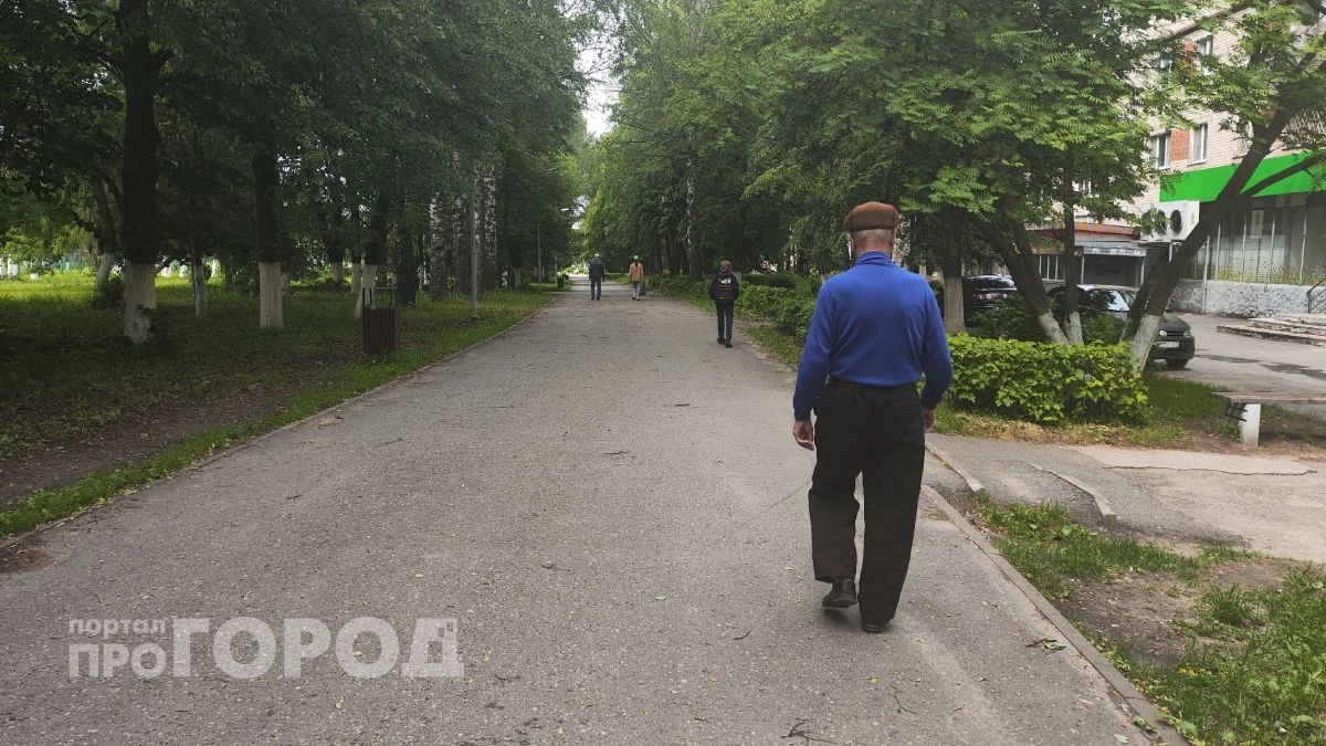 Пенсионеру исполнилось 70: какие льготы он может получить, но обычно теряет 