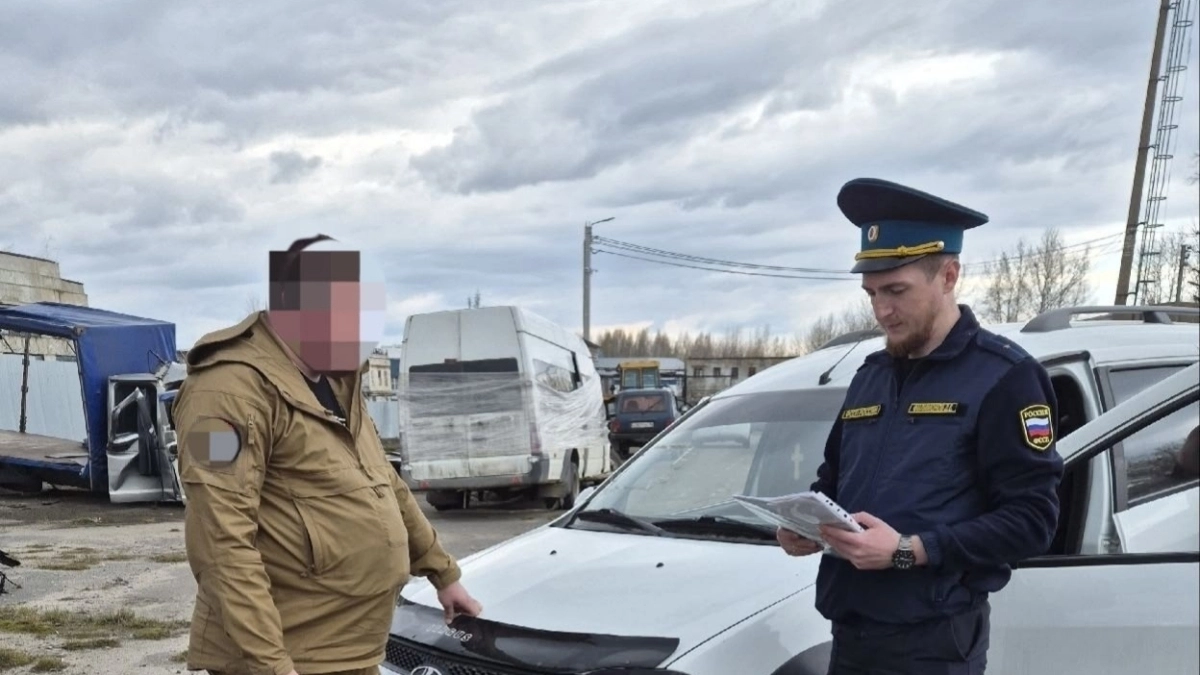  Судебные приставы Ярославской области передали восемь автомобилей на нужды СВО