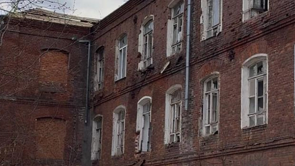Казармы XIX века в Ярославле продают за 1 рубль — с задатком 29,6 млн