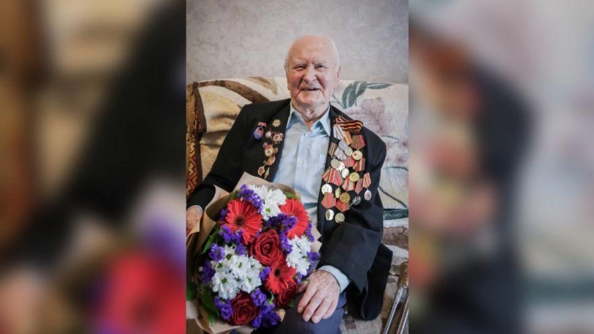 Ветеран из Рыбинска встретил 103-летие: зарядка, компьютер и «Локомотив»