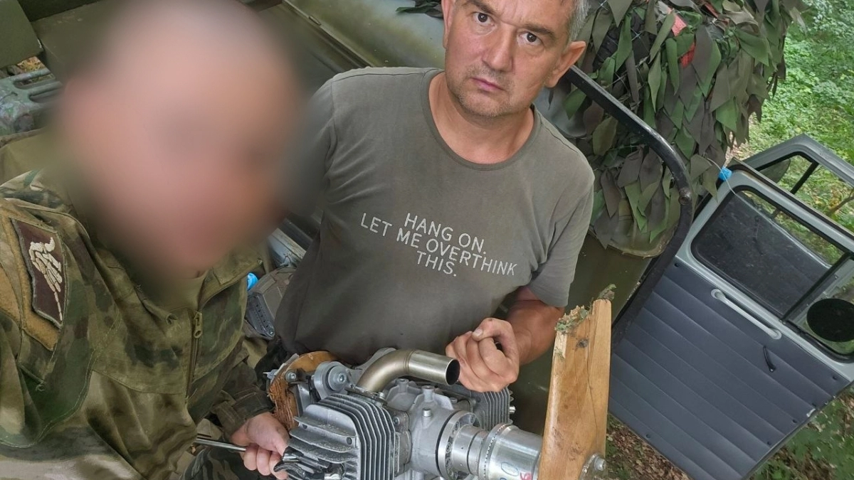 Участник СВО  из Ярославской области показал, с чем сталкиваются наши бойцы на передовой и организовал выставку трофейных БПЛА