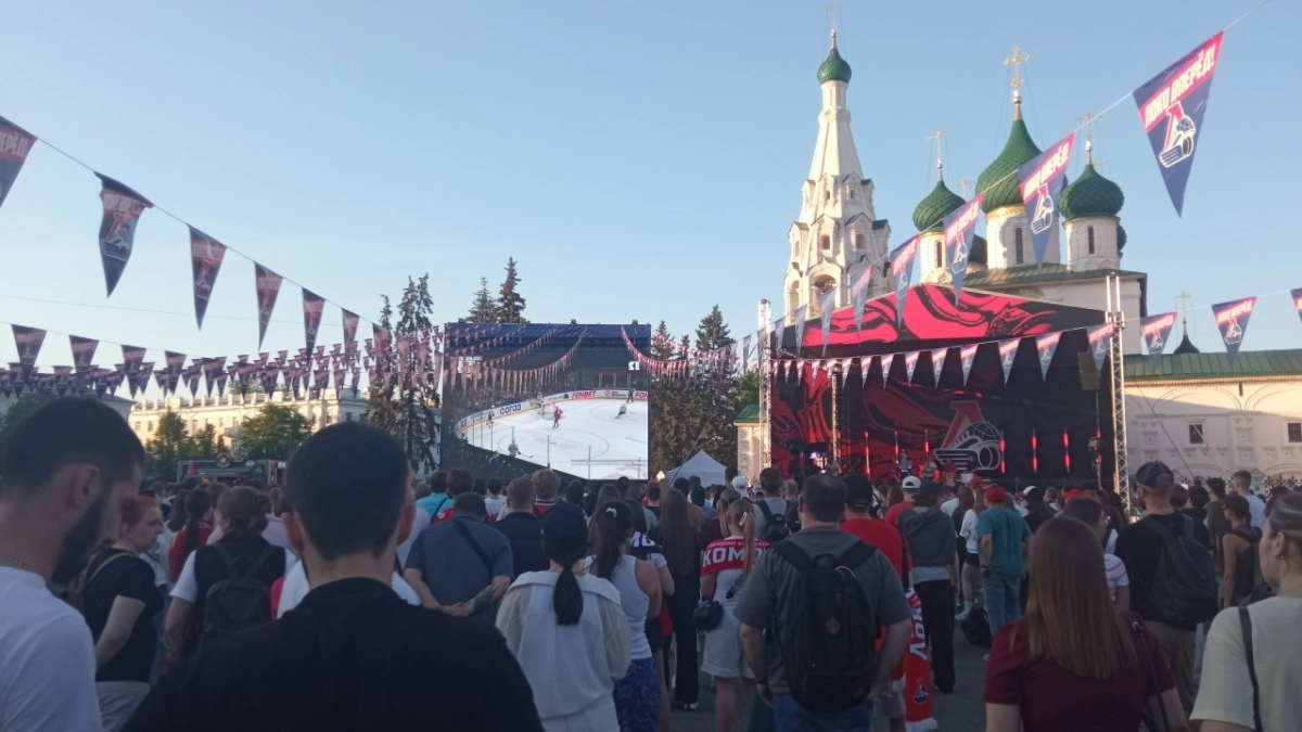 От первого свистка до ликования: репортаж с фанзоны пятого матча финала Кубка Гагарина
