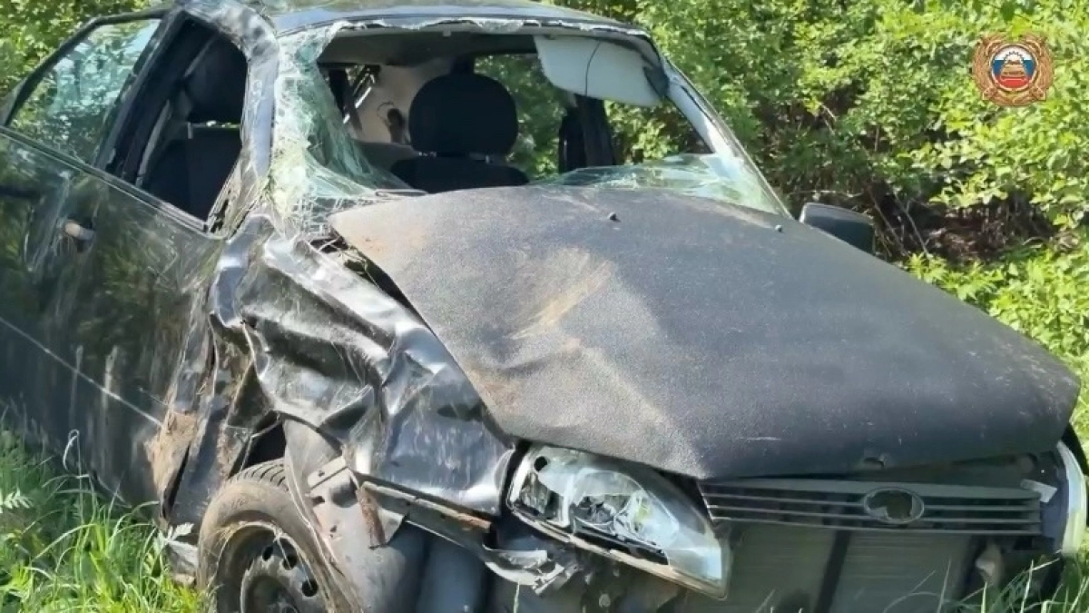 Трагедия под Ярославлем: Лада улетела в кювет и перевернулась, 39‑летний водитель умер до приезда врачей