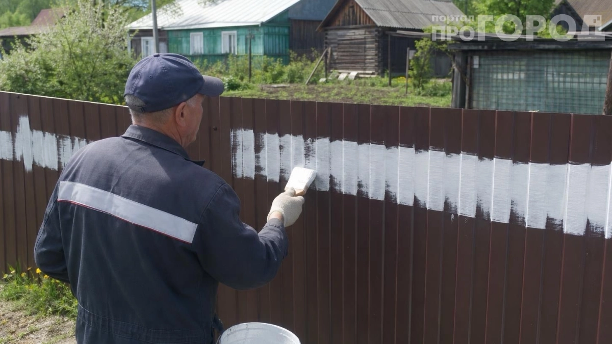 Зачем на новом заборе рисовать белую полосу: ответ соседа удивил — теперь я делаю так же