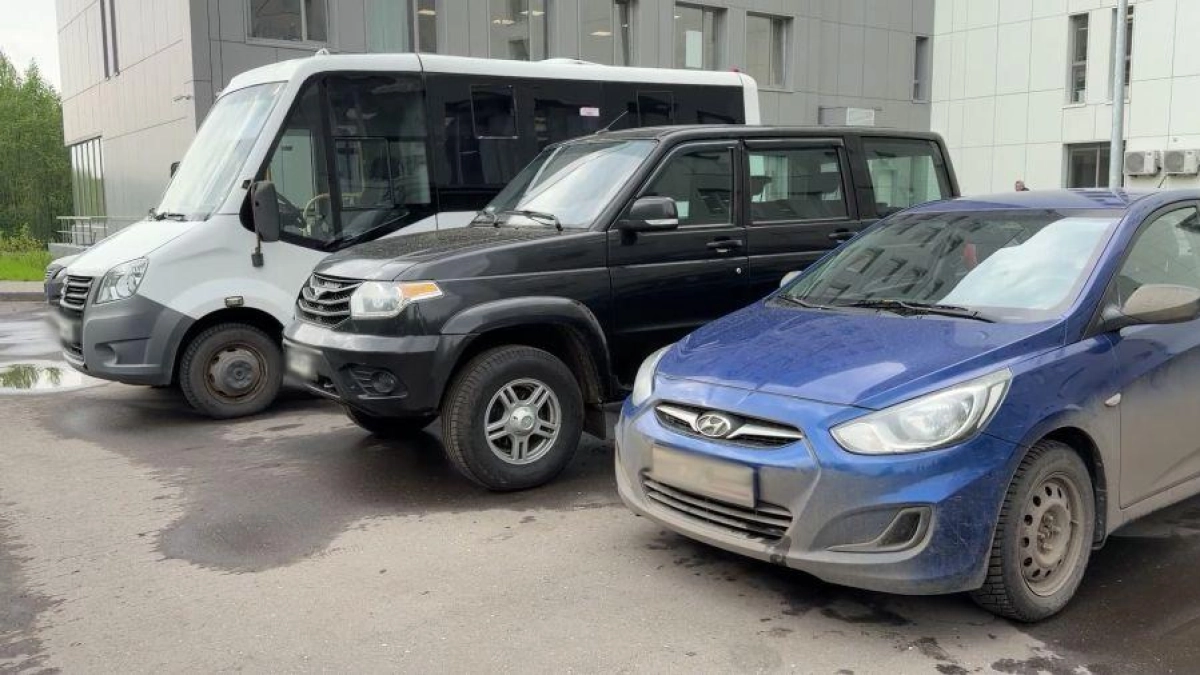 Налоговики Ярославля отправили на СВО четыре личных автомобиля