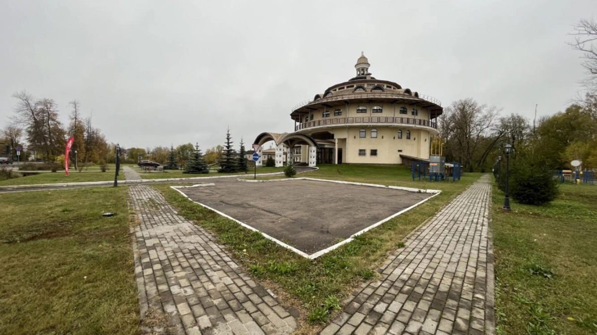 Гостиницу в Ростове Великом продали за 253 миллиона — с единственной заявкой