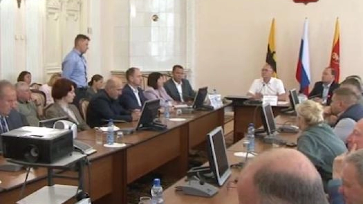 Молчанов встретился с бизнесом Углича: дороги и благоустройство — в центре разговора