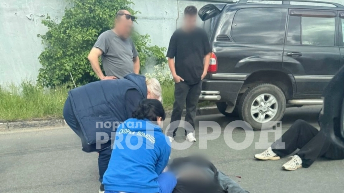 В Ярославле электросамокатчик попал под машину на проспекте Октября