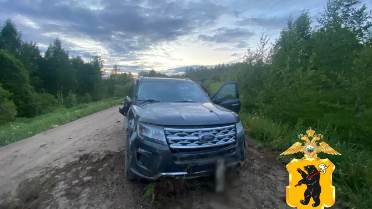 Под Переславлем Ford съехал в кювет, перевернулся и вернулся на дорогу: водитель в больнице