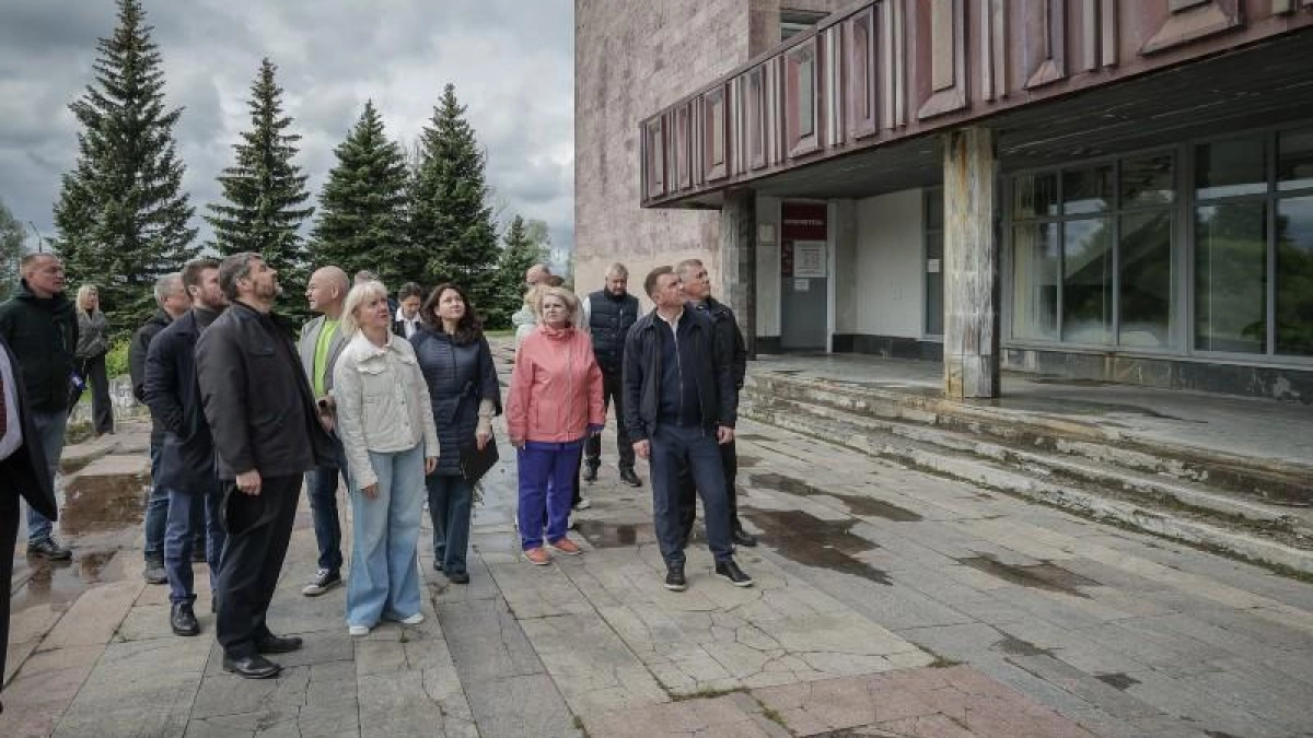 Глава Рыбинска проверил Волжский: трава не кошена, садик заброшен