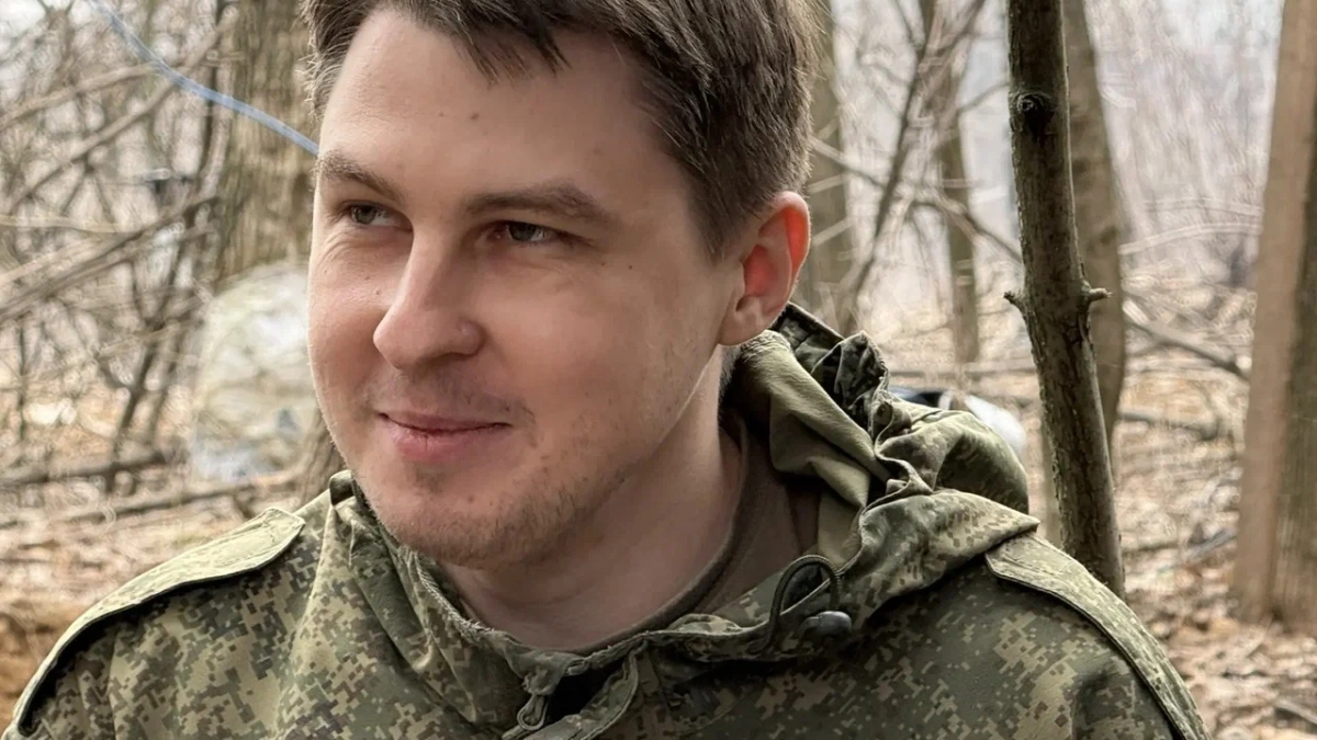 Он преподавал ОБЖ, а теперь служит на СВО: ярославец скучает по школе и навещает учеников в отпуске
