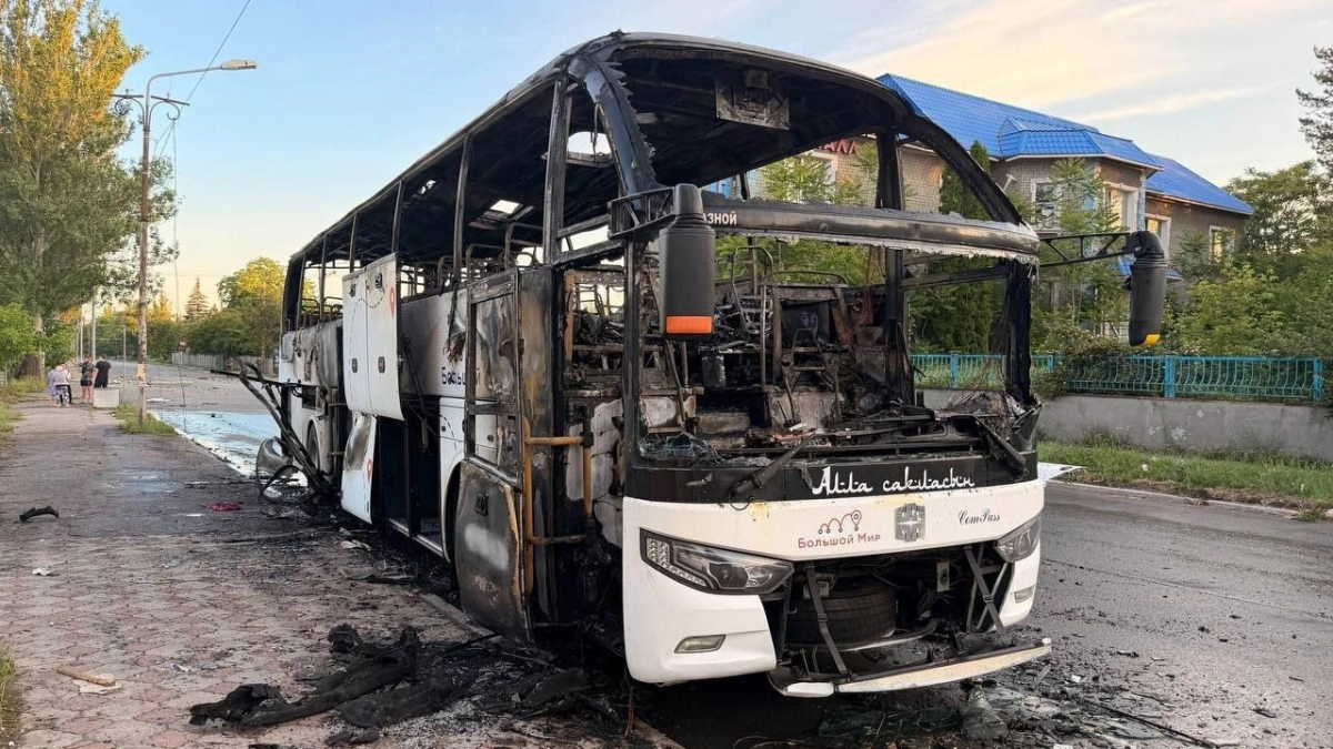 Удар по автобусу в ДНР, мошенничество застройщика и ОГЭ в Ярославле: главные новости за 3 июня