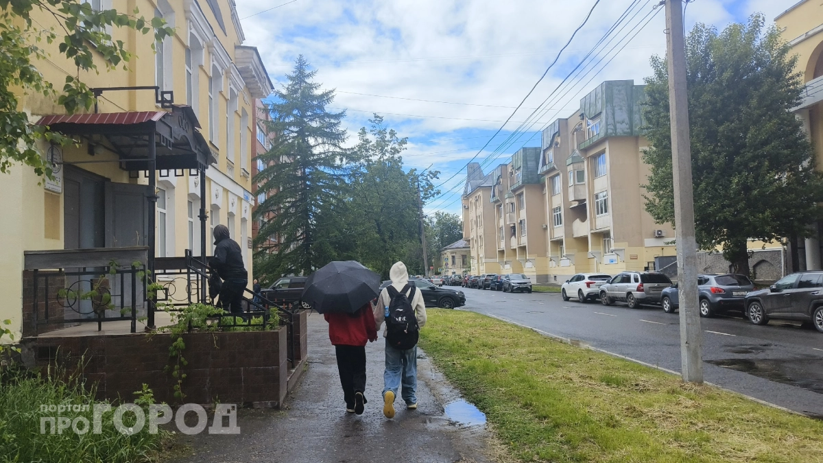 Лето даёт слабину: во вторник Центральную Россию накроет холодный фронт — к чему готовиться уже сейчас