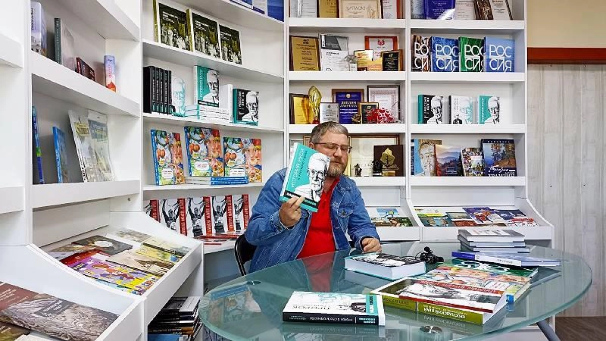 Пятитомник о Вадиме Кожинове получил две награды на книжном фестивале в Москве