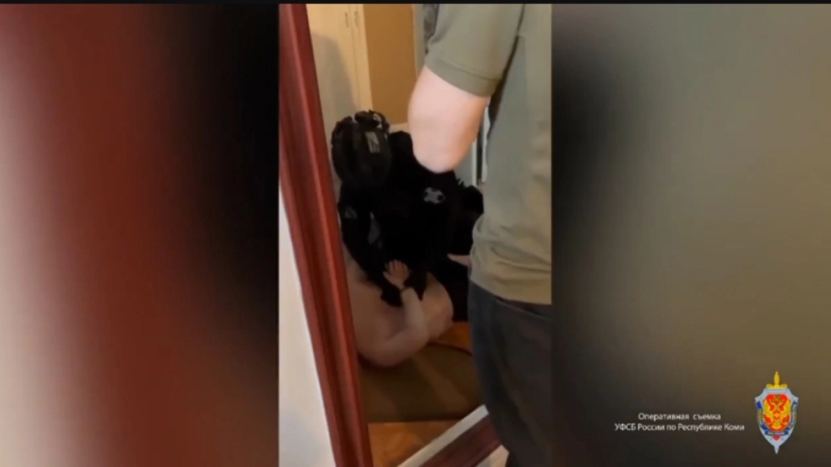 Сотрудники ФСБ из Ярославской области поймали взяточника в Коми