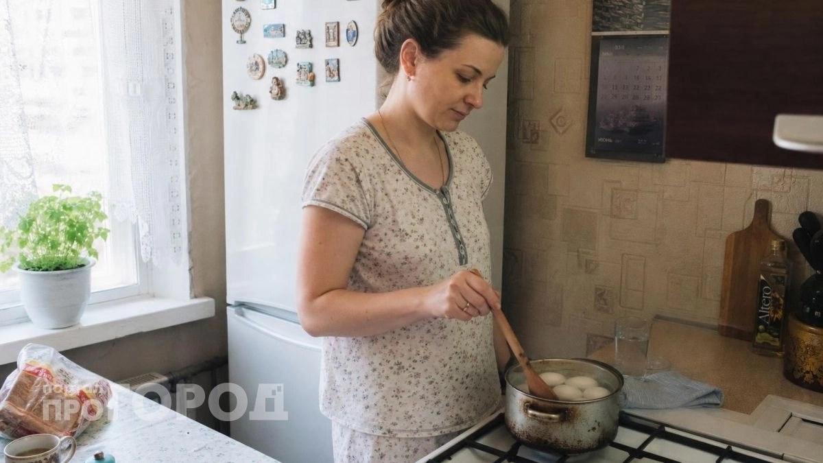 Можно ли есть яйцо, если в желтке красное пятно: точный ответ