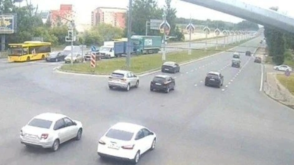 Выезд из Ярославля на Москву снова открыт: режим «беспилотной опасности» сохраняется