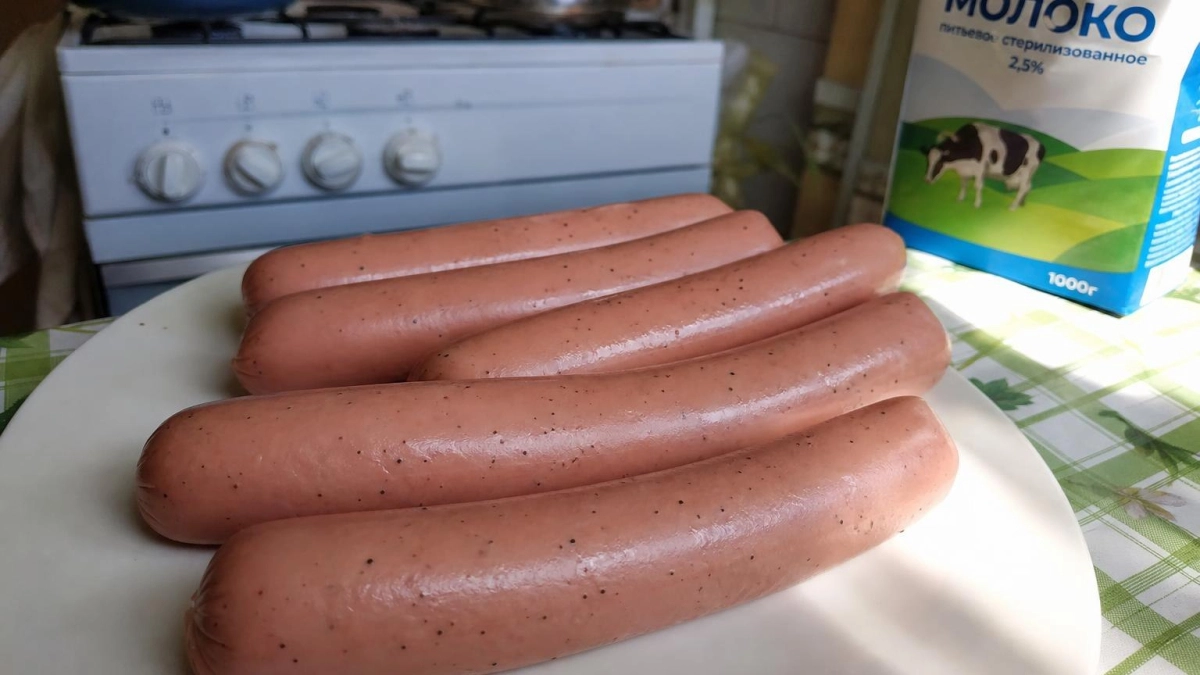 Что за черные точки в сосисках и нормально ли это для "качественного продукта"