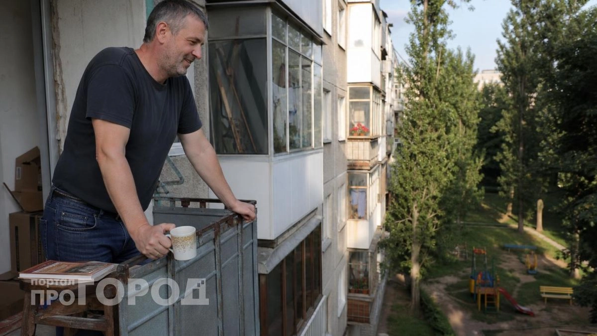 Почему мы превращаем балконы в свалку хлама: разбираемся в причинах нашей нелюбви к европейскому комфорту