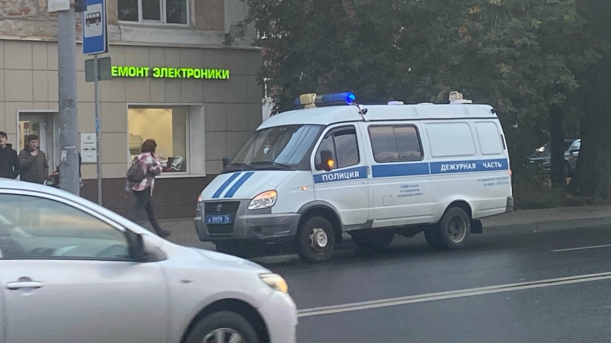 В Ярославском районе полицейские задержали подозреваемого в краже через подмену товаров
