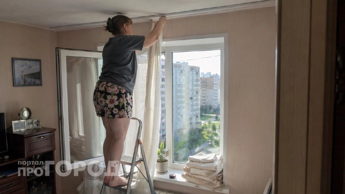 Избавилась от пыльных штор: повесила эту модную штучку - комната стала светлее и больше