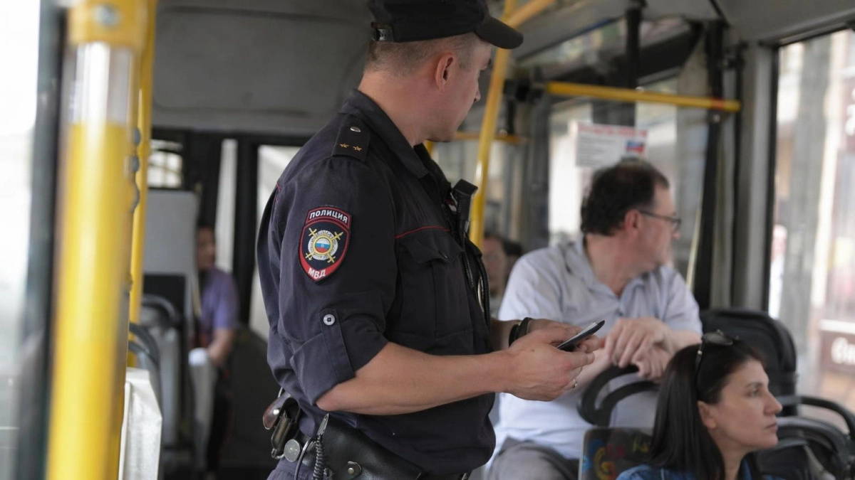 В Ярославле пассажиры распылили перцовый баллончик прямо в автобусе