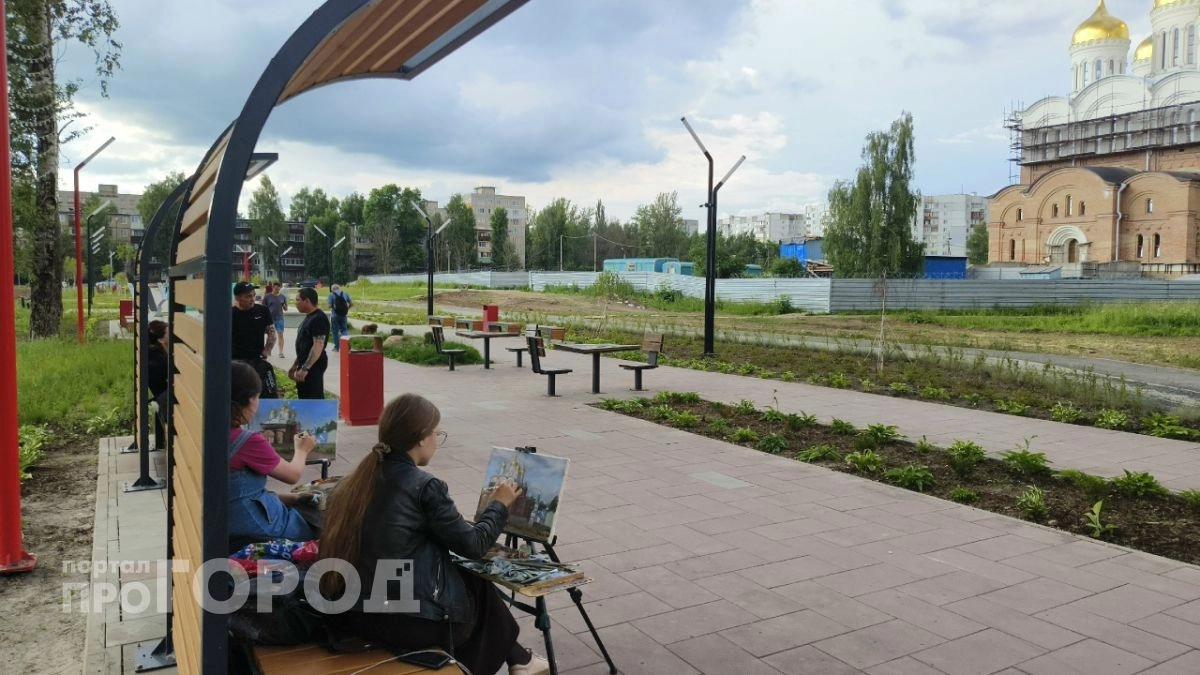 Девушки, рисующие храм, заросли и неработающий фонтан за 14 млн: как выглядит аллея Ткаченко в Ярославле