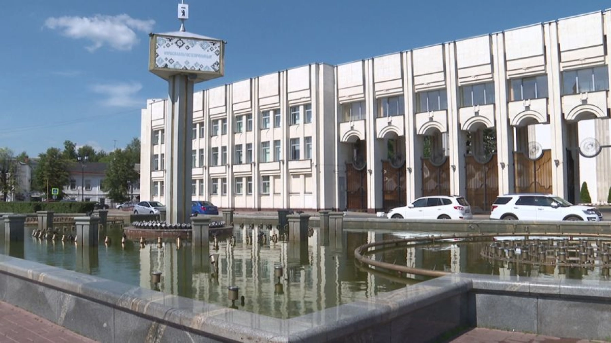 В центре Ярославля реконструируют фонтан у правительства и часовни Александра Невского