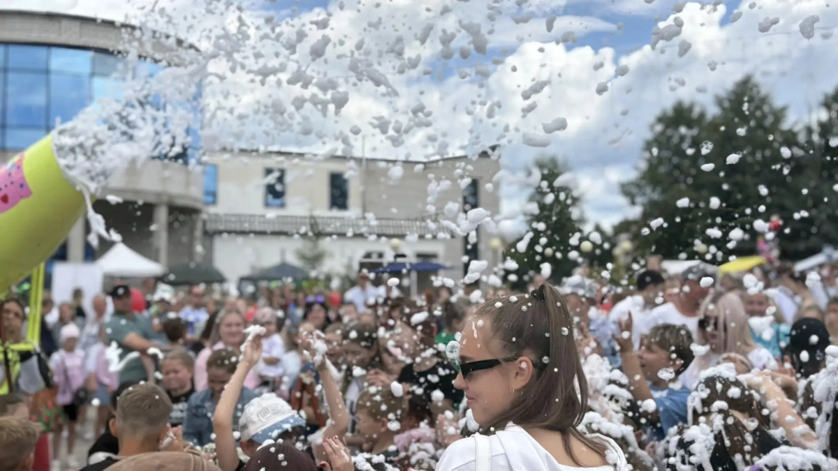В Тутаеве отметили День города концертом «Бурановских бабушек» и группы «Фабрика»