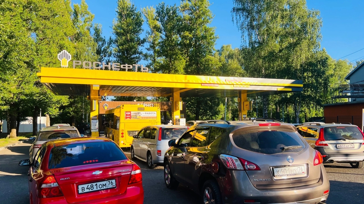 В Ярославской области за неделю подорожали все основные виды бензина