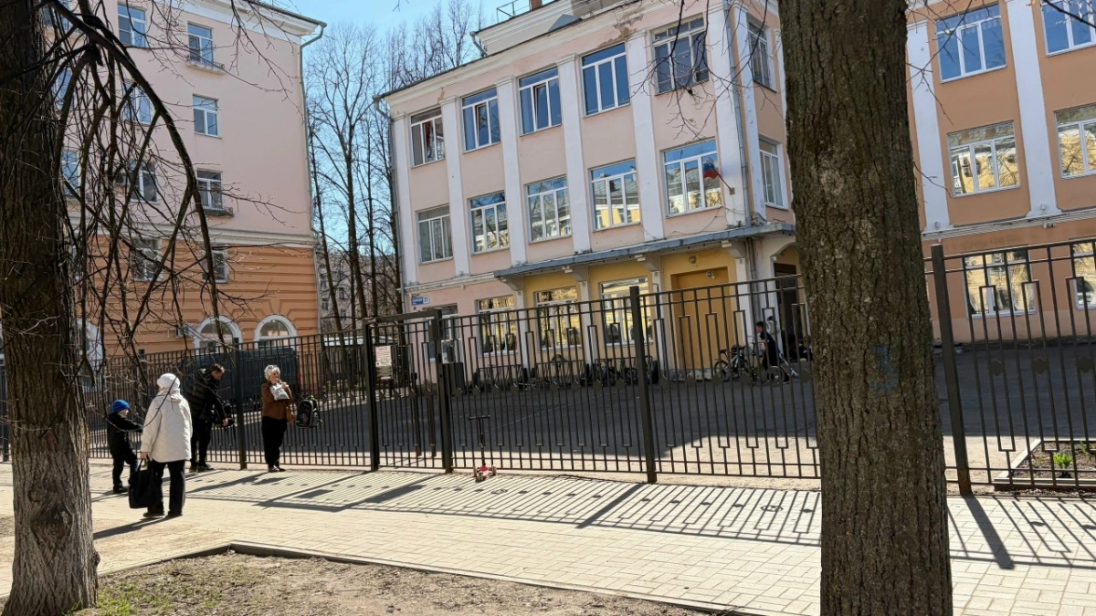 Что ждёт учеников в Ярославле осенью: школы обновляют от фасадов до учебников и сигнализаций