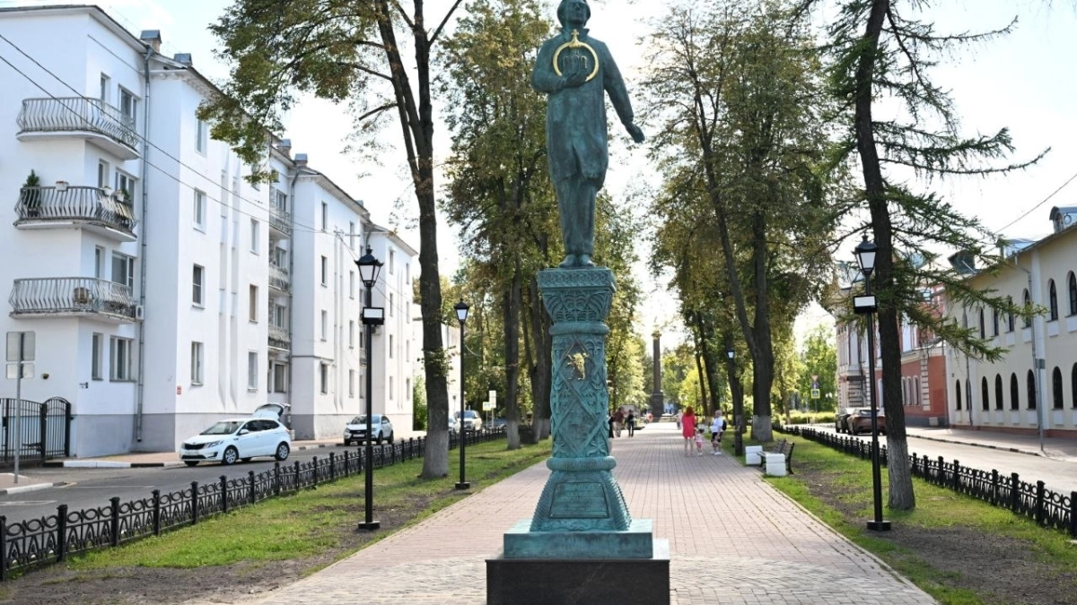 Памятник создателю Золотого кольца открыли в Ярославле к 60-летию маршрута