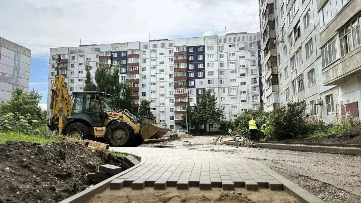 В Ярославской области продолжают обновлять дворы по губернаторской программе «Наши дворы»