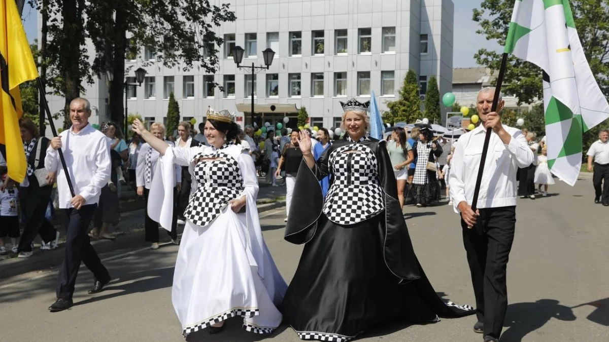 Данилов сыграет в шахматы на весь район