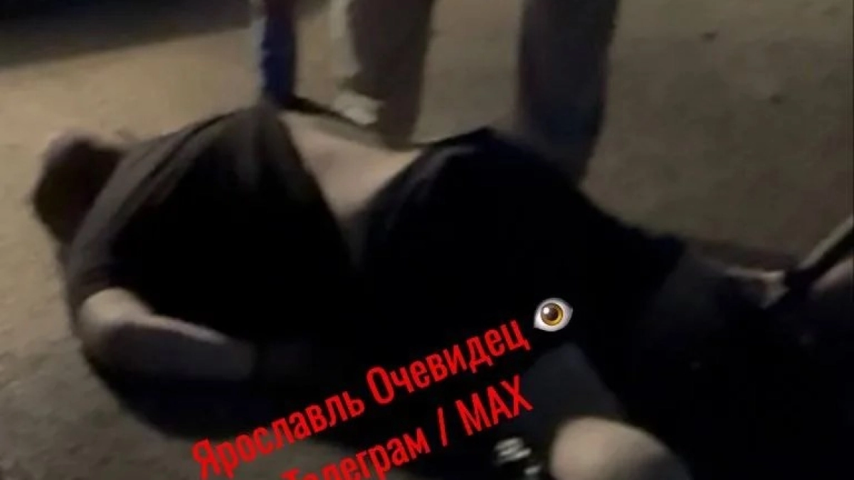 Ночная поездка закончилась трагедией на Авиаторов: рядом с телом нашли самокат и спорят о времени приезда скорой