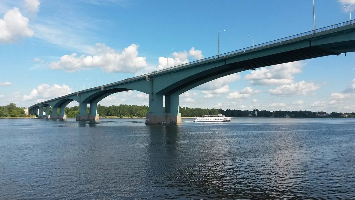Подрядчику дали 10 дней на ремонт Октябрьского моста: выявлены дефекты на восьми швах