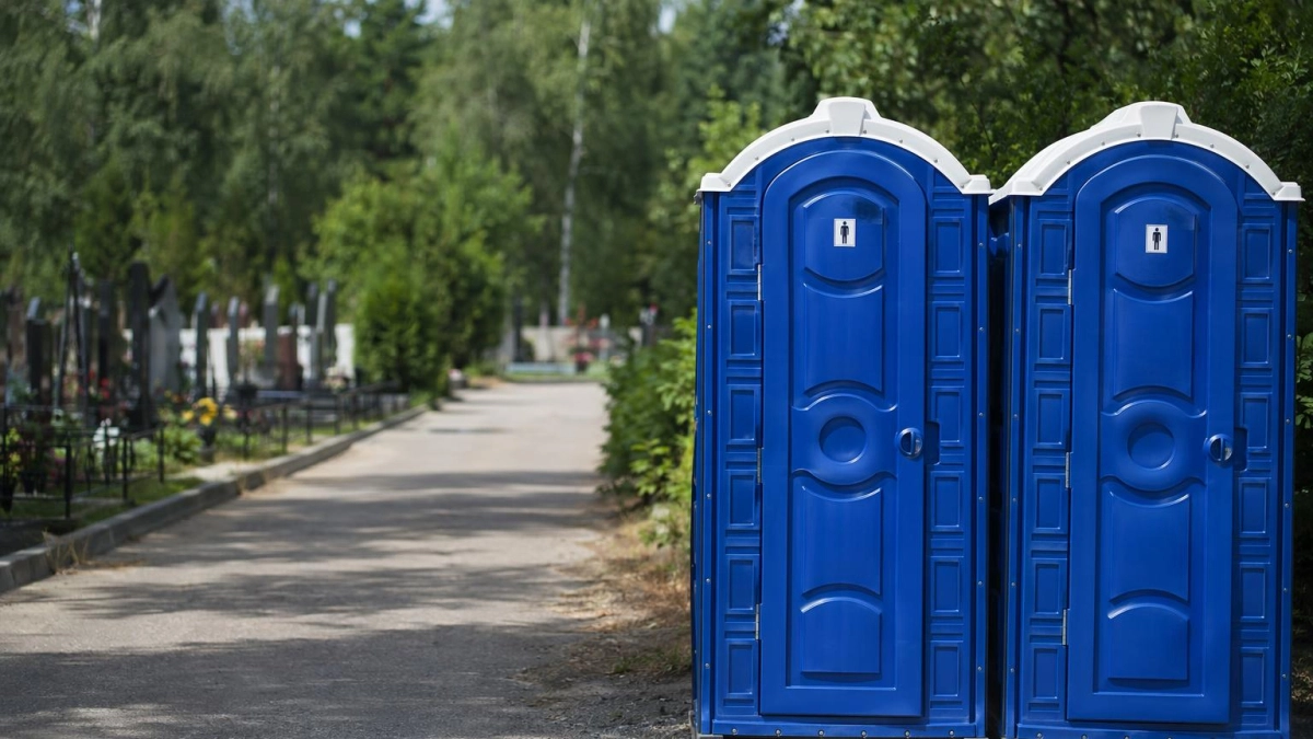 На ярославских кладбищах установят семь биотуалетов за 259 тысяч рублей