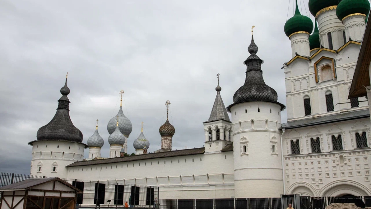 В Ростовском кремле открылась выставка о русском архиерее с участием Новгорода