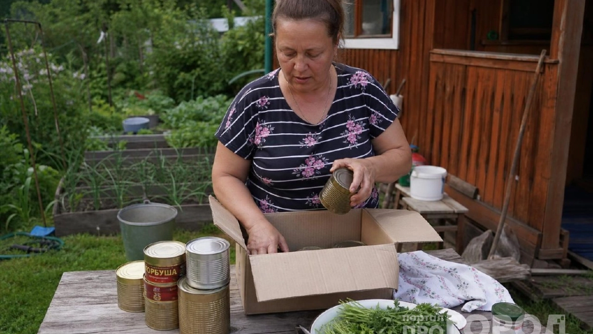 Консервные банки больше не выбрасываю: как превратить жестяную тару в полезный помощник для кухни и дачи